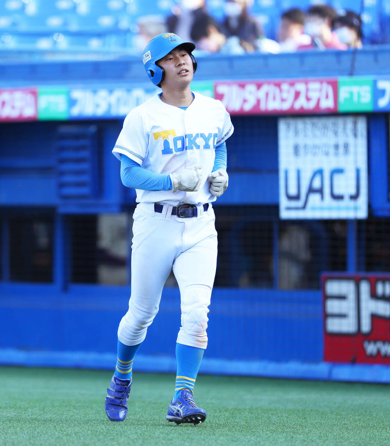 東大対明大　東大対明大　4回表東大2死一、二塁、西前の左前適時打で生還する東大・松原（撮影・河田真司）