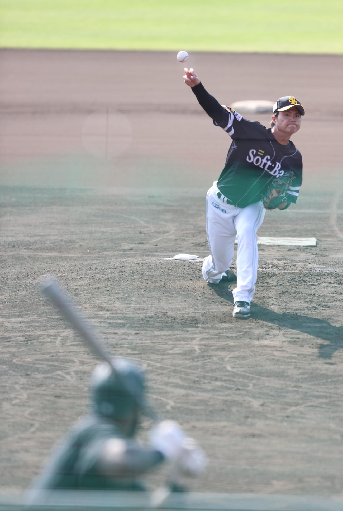 シート打撃に登板した甲斐野央（撮影・梅根麻紀）