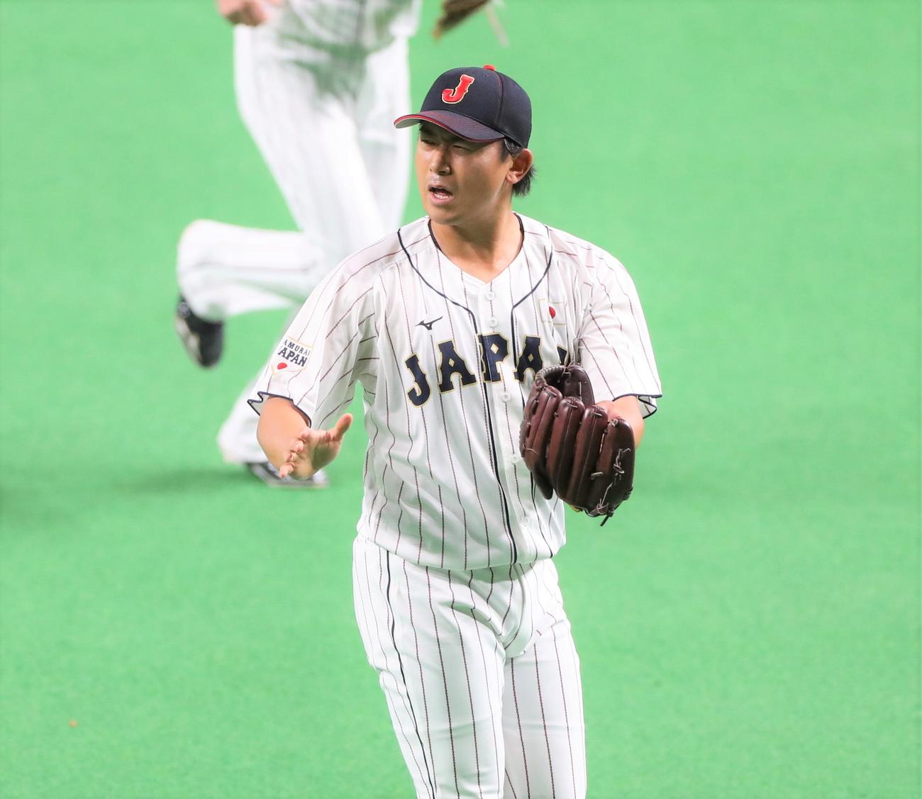 日本対オーストラリア1回表に1点を失い渋い表情の今永（撮影・黒川智章）