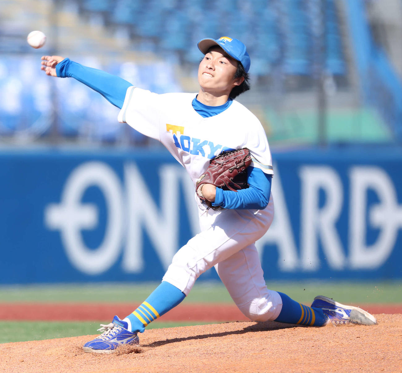 東大対法大　先発登板する東大・渡辺（撮影・河田真司）
