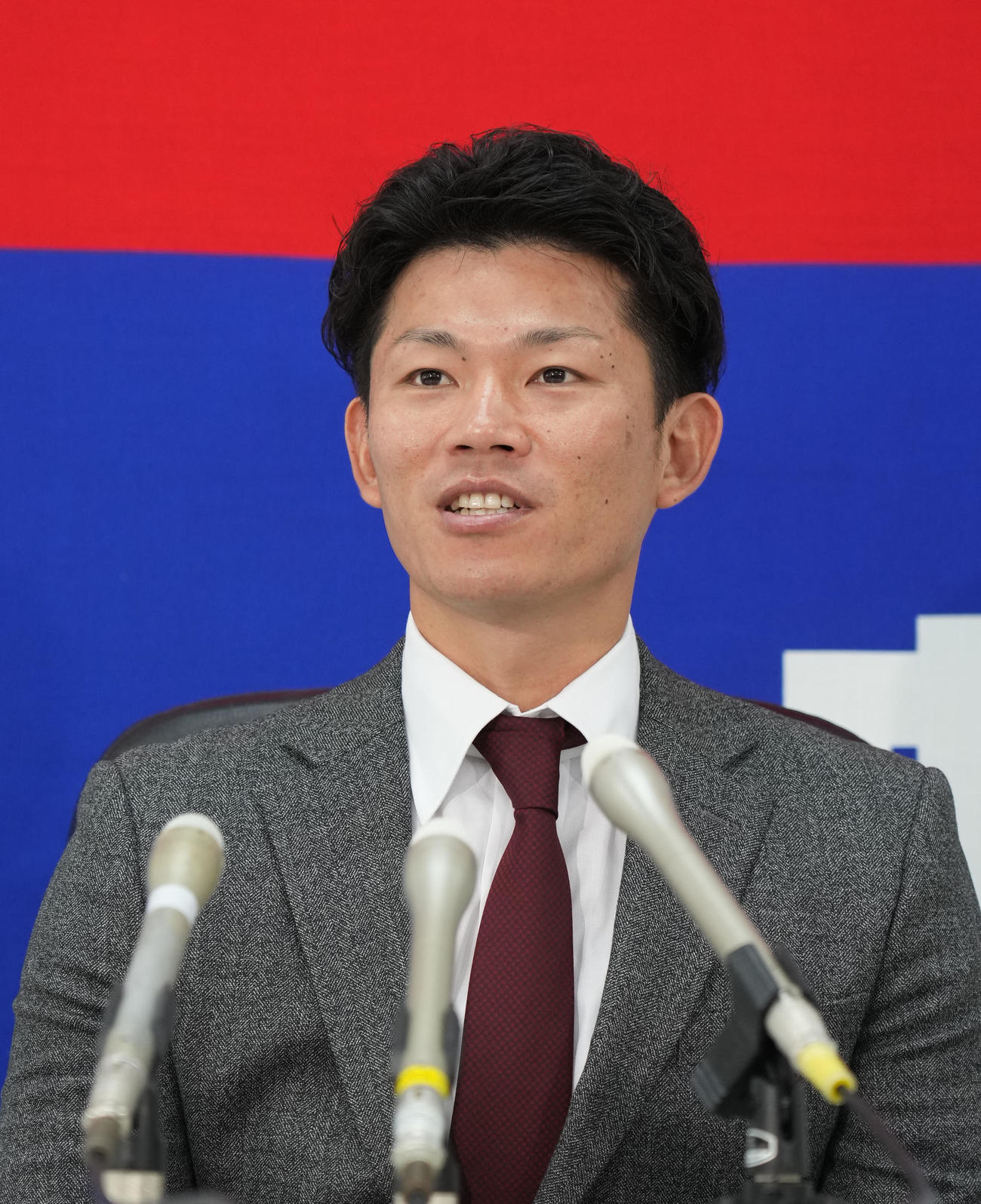 契約更改を終え会見する大野奨（撮影・森本幸一）