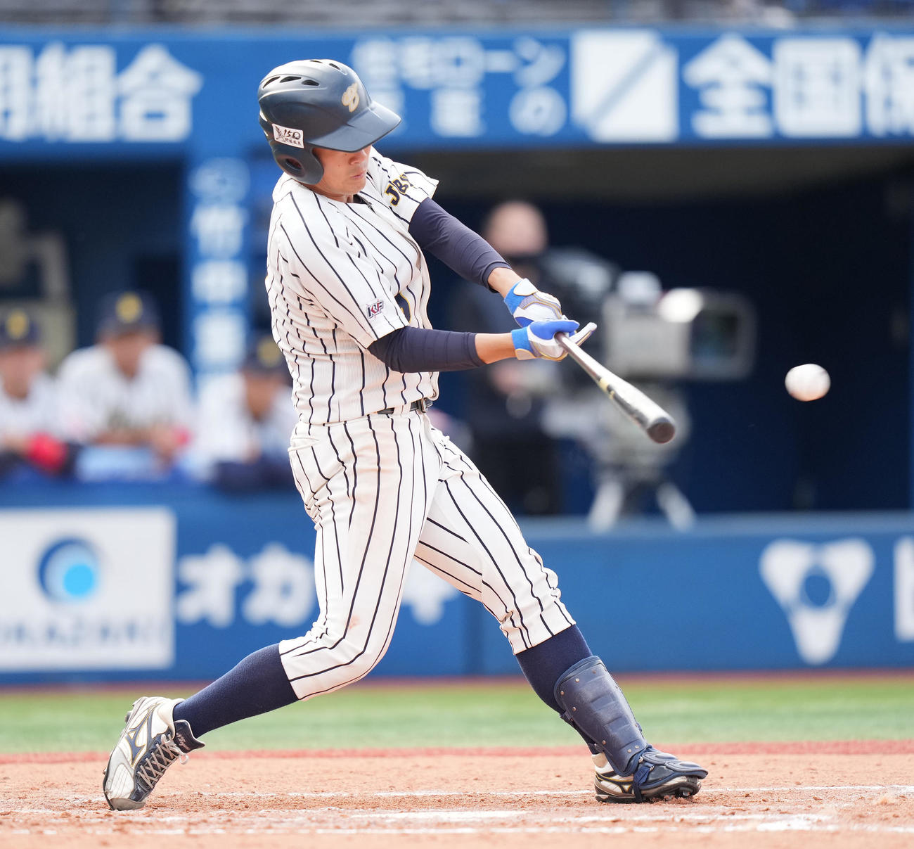 国際武道大対上武大　2回裏上武大2死満塁、左2点適時打を放つ門叶（撮影・鈴木みどり）