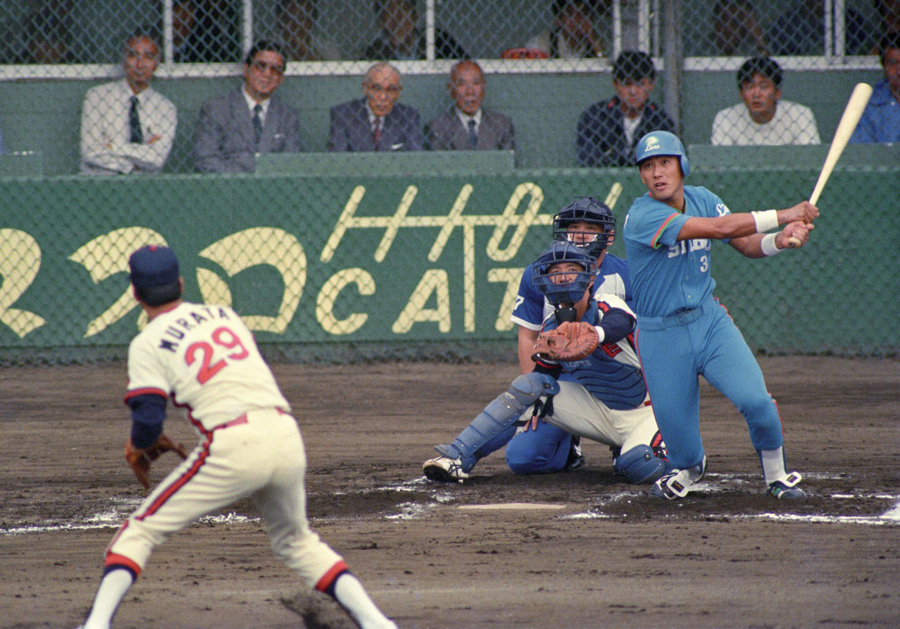 1987年9月20日　ロッテ対西武　村田兆治から本塁打を放つ清原和博