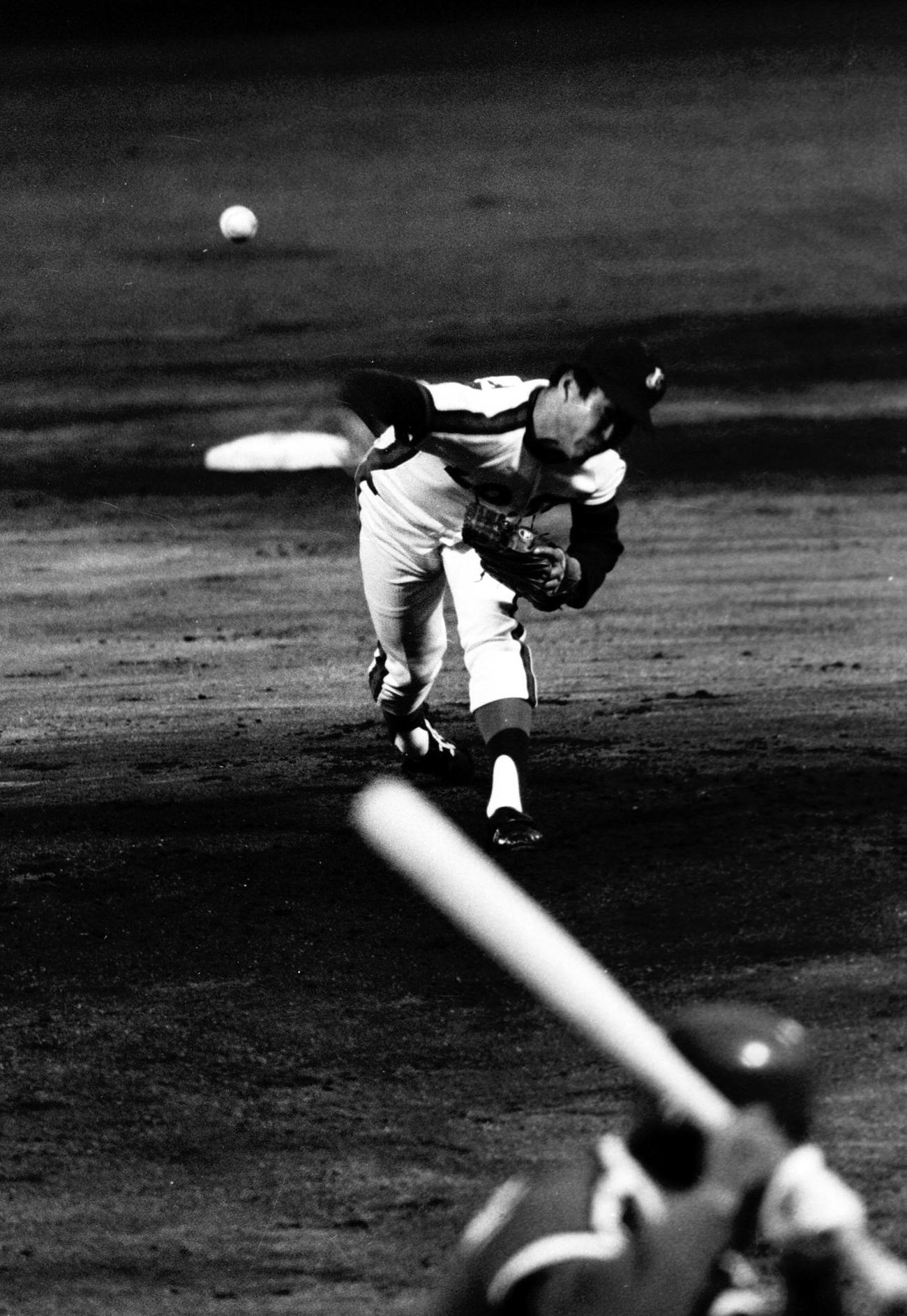 1978年5月12日　ロッテ対南海、完投勝利で通算100勝を達成した村田兆治