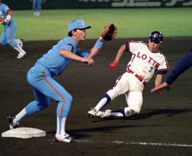 ロッテ選手時代の西村徳文氏（98年撮影）