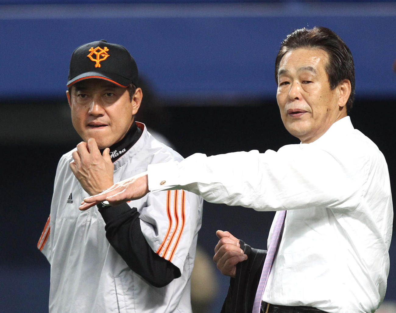 巨人原監督（左）と村田兆治氏（2011年撮影）
