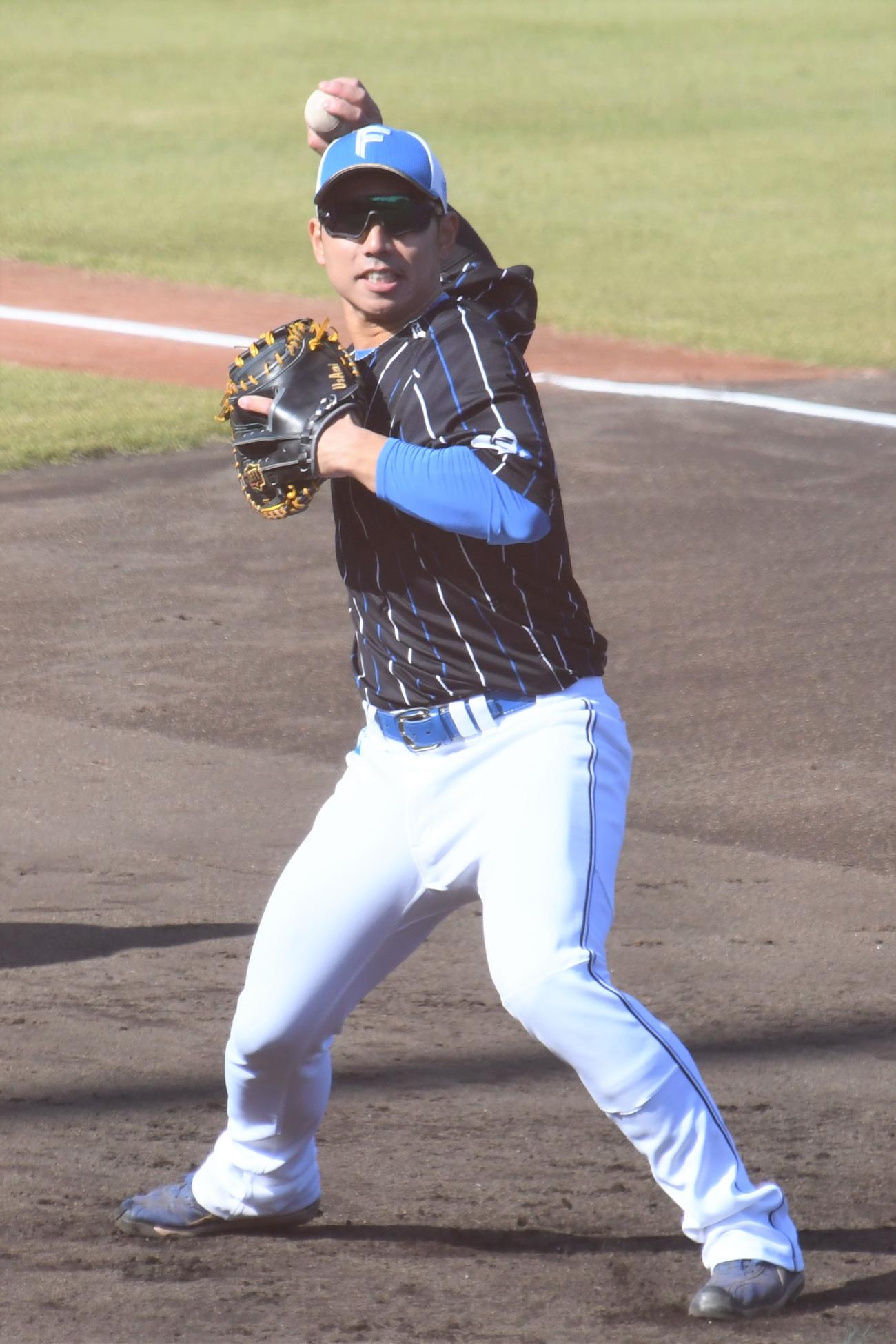 千葉・鎌ケ谷の球団施設で秋季練習に参加した宇佐見捕手（撮影・石井翔太）
