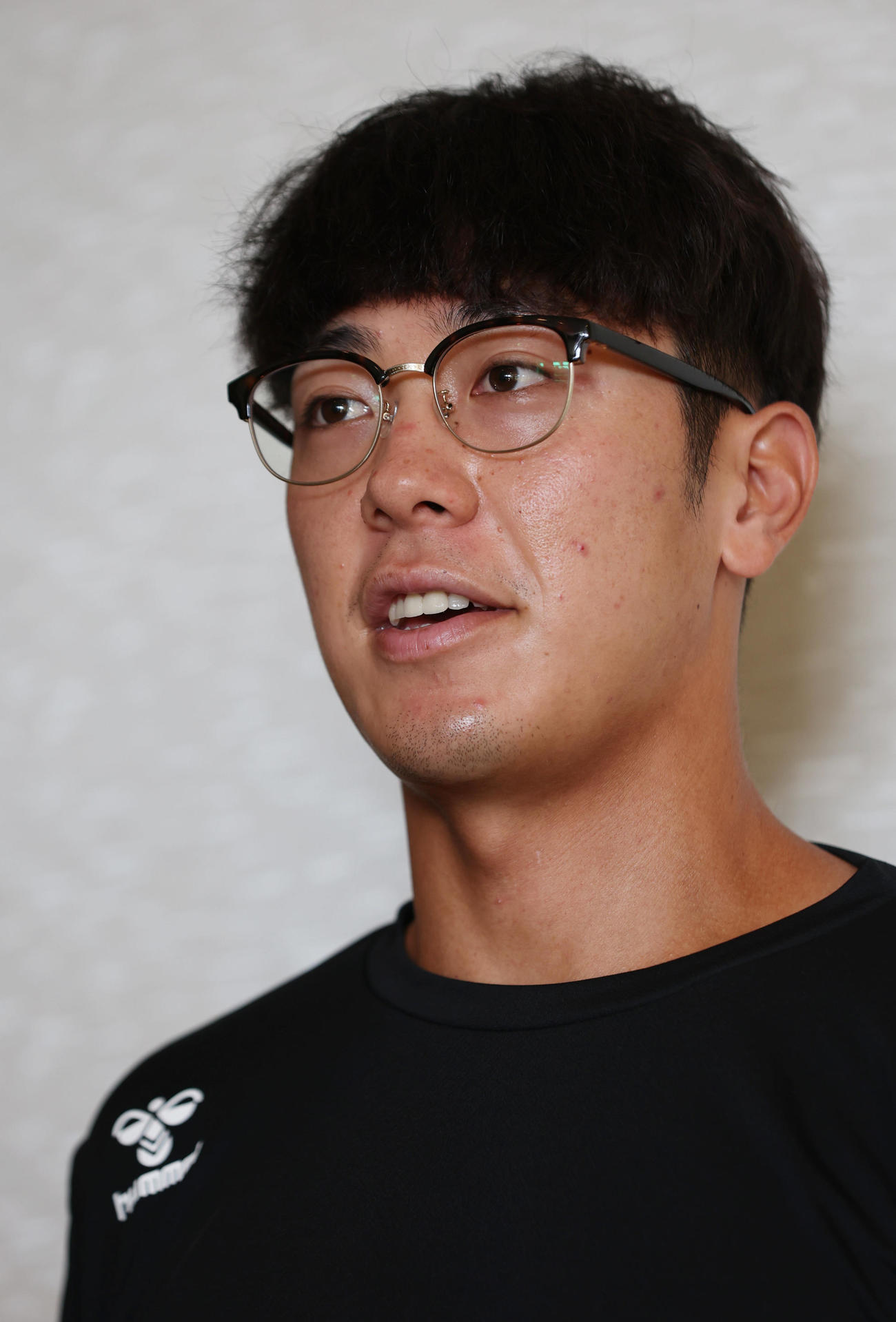 契約更改を終え、取材に応じる阪神豊田（撮影・前田充）