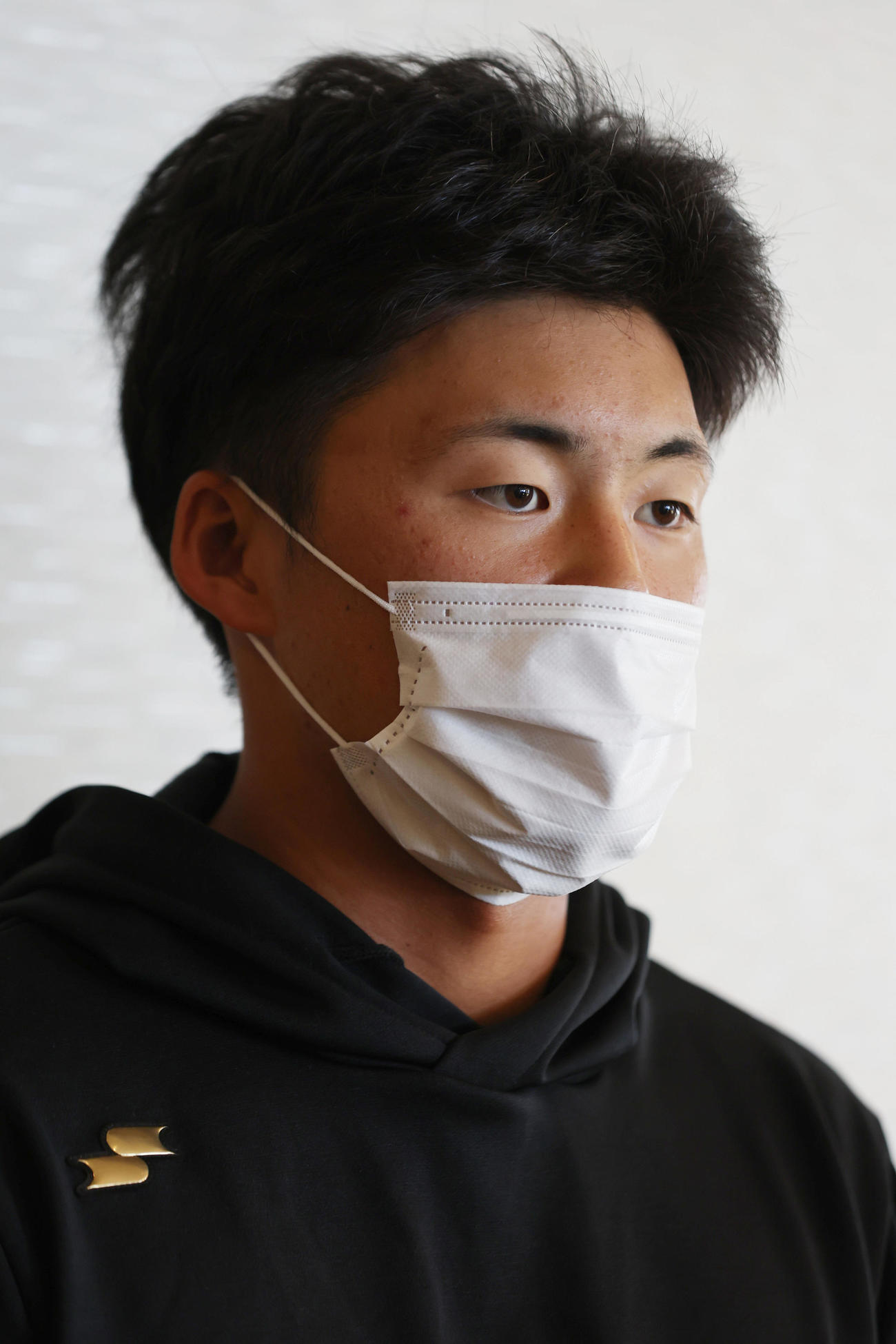 契約更改を終え、取材に応じる阪神前川（撮影・前田充）