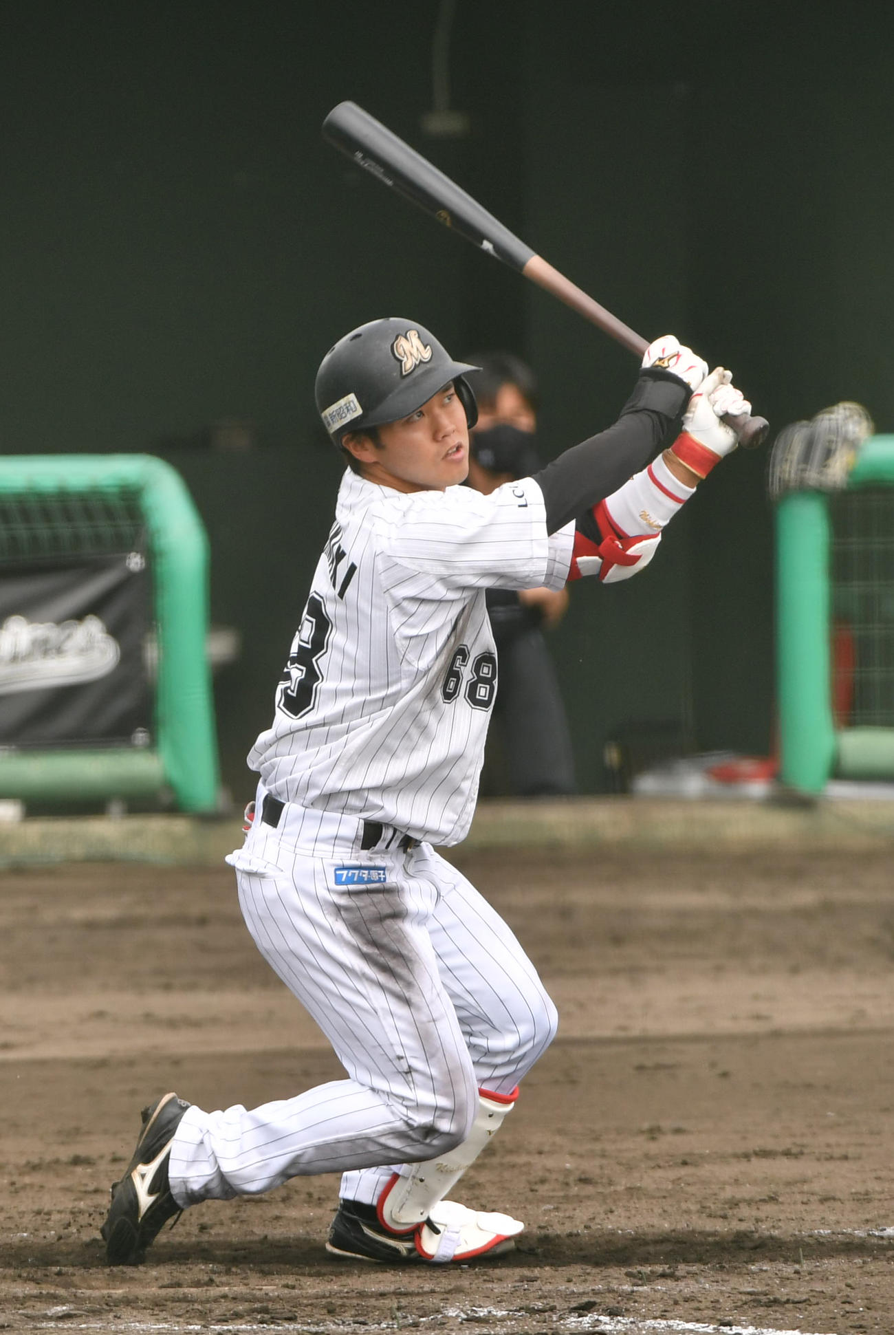 ロッテ西巻賢二（2022年2月8日撮影）