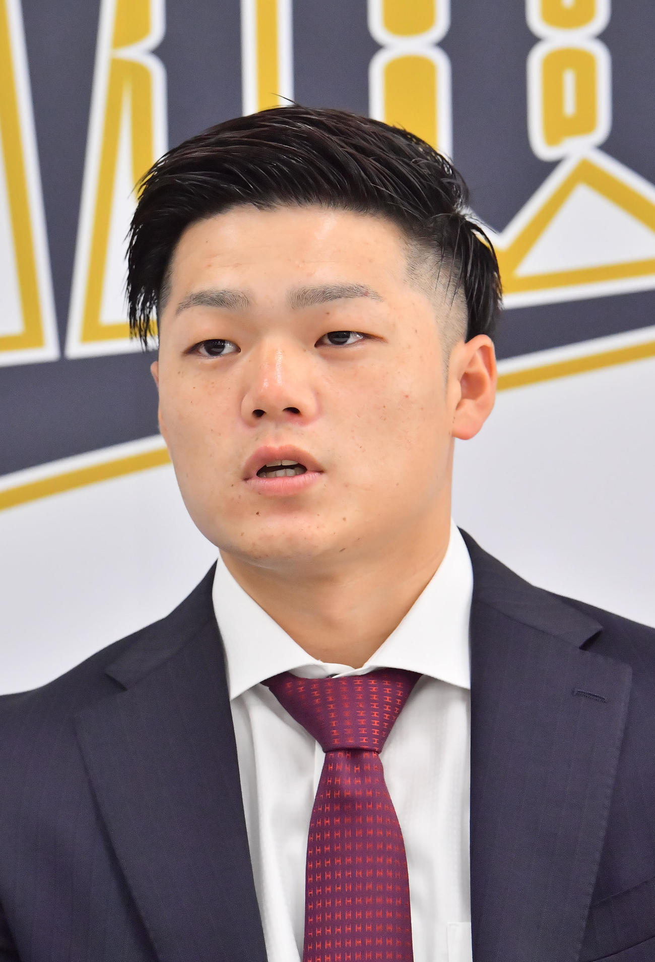 育成契約となり、減額幅いっぱいでサインしたオリックス富山（撮影・和賀正仁）