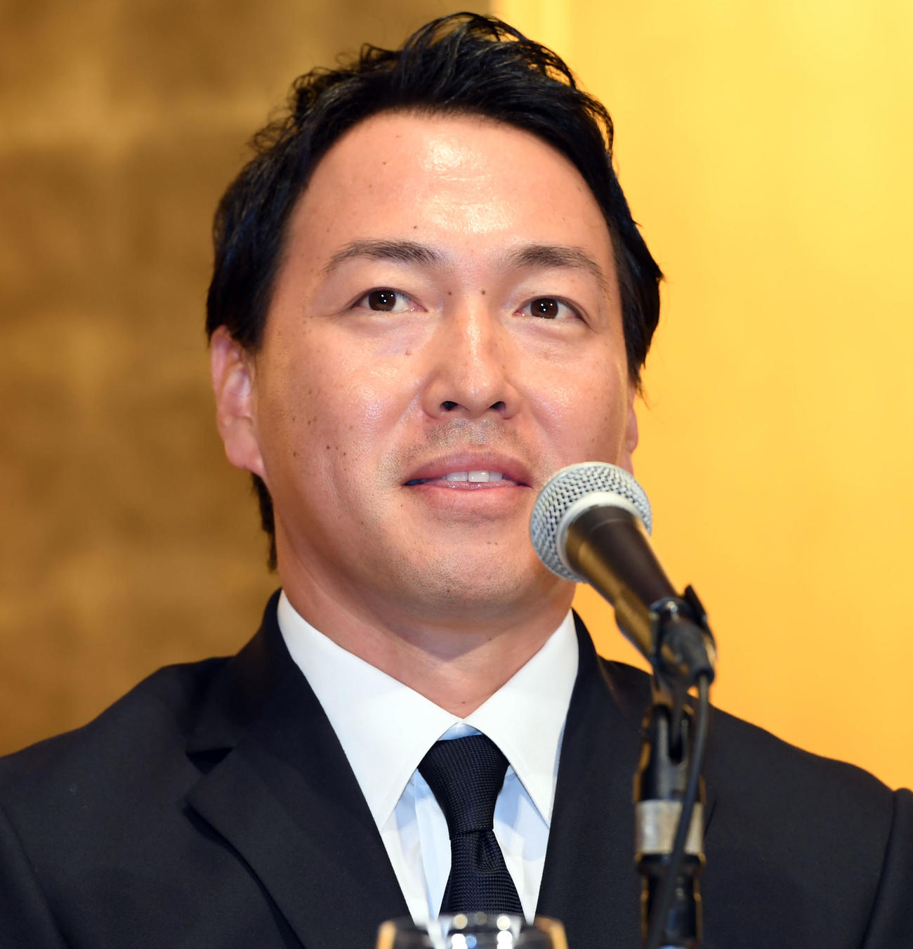 入団会見に臨んだ巨人長野（撮影・たえ見朱実）