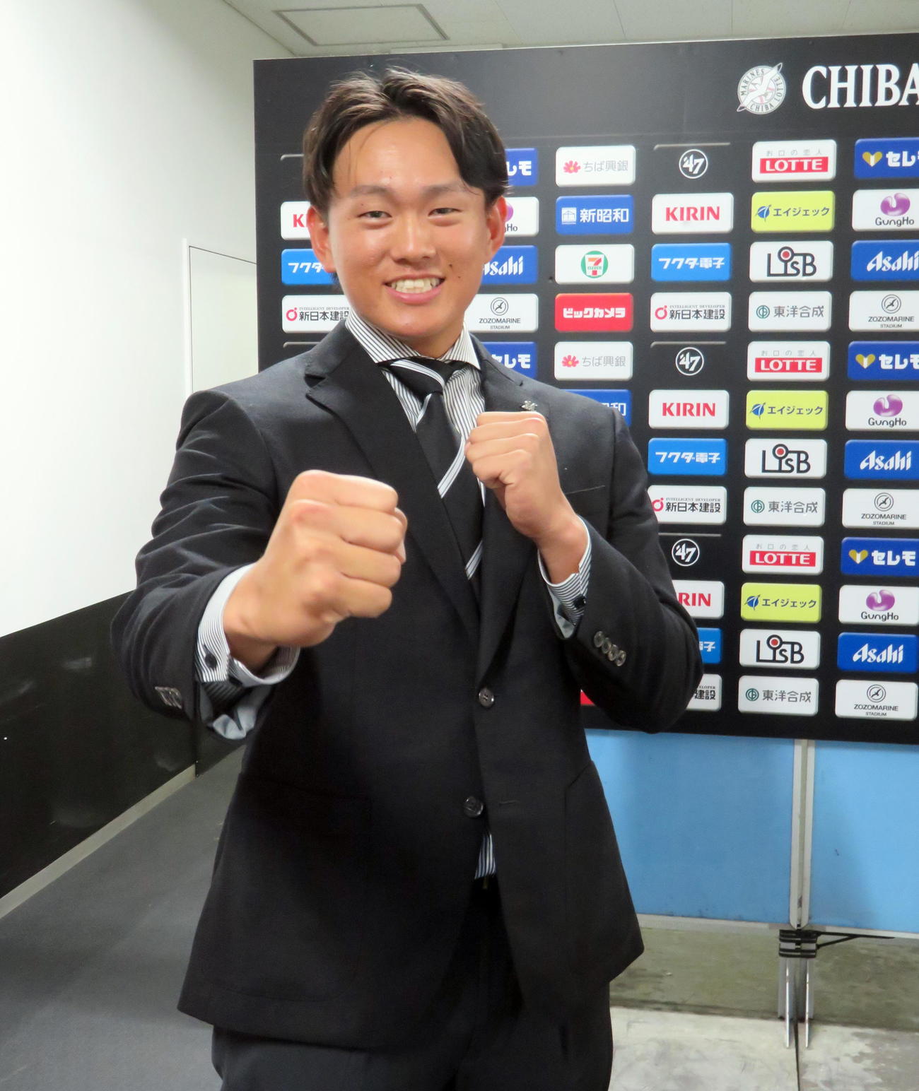 格闘家武尊のごとくパンチ力で飛躍を誓うロッテ山本（撮影・鎌田直秀）