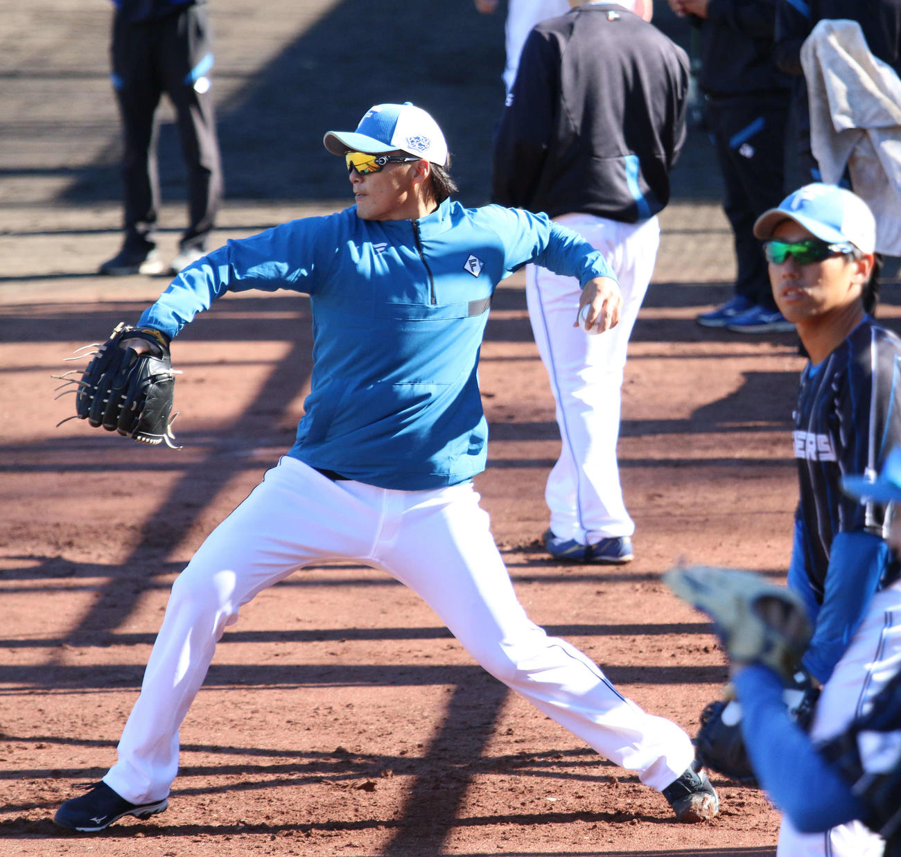 千葉・鎌ケ谷で秋季練習に参加した日本ハム斎藤綱（撮影・木下大輔）