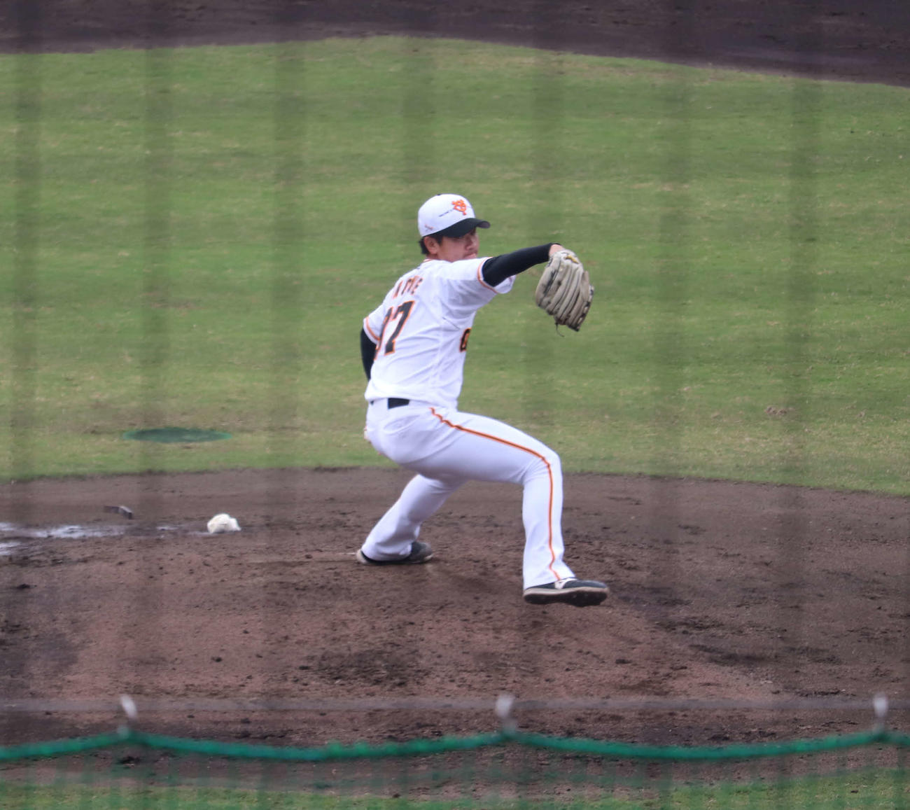 シート打撃に登板した巨人井上（撮影・小早川宗一郎）