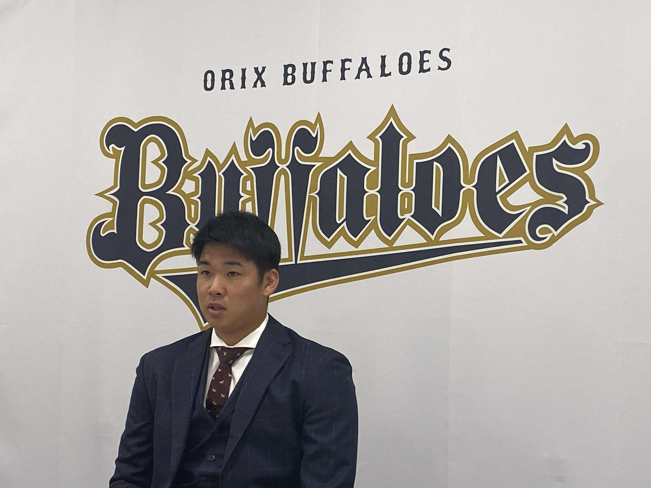球団施設で契約更改交渉を終えたオリックス山下舜平大（撮影＝真柴健）
