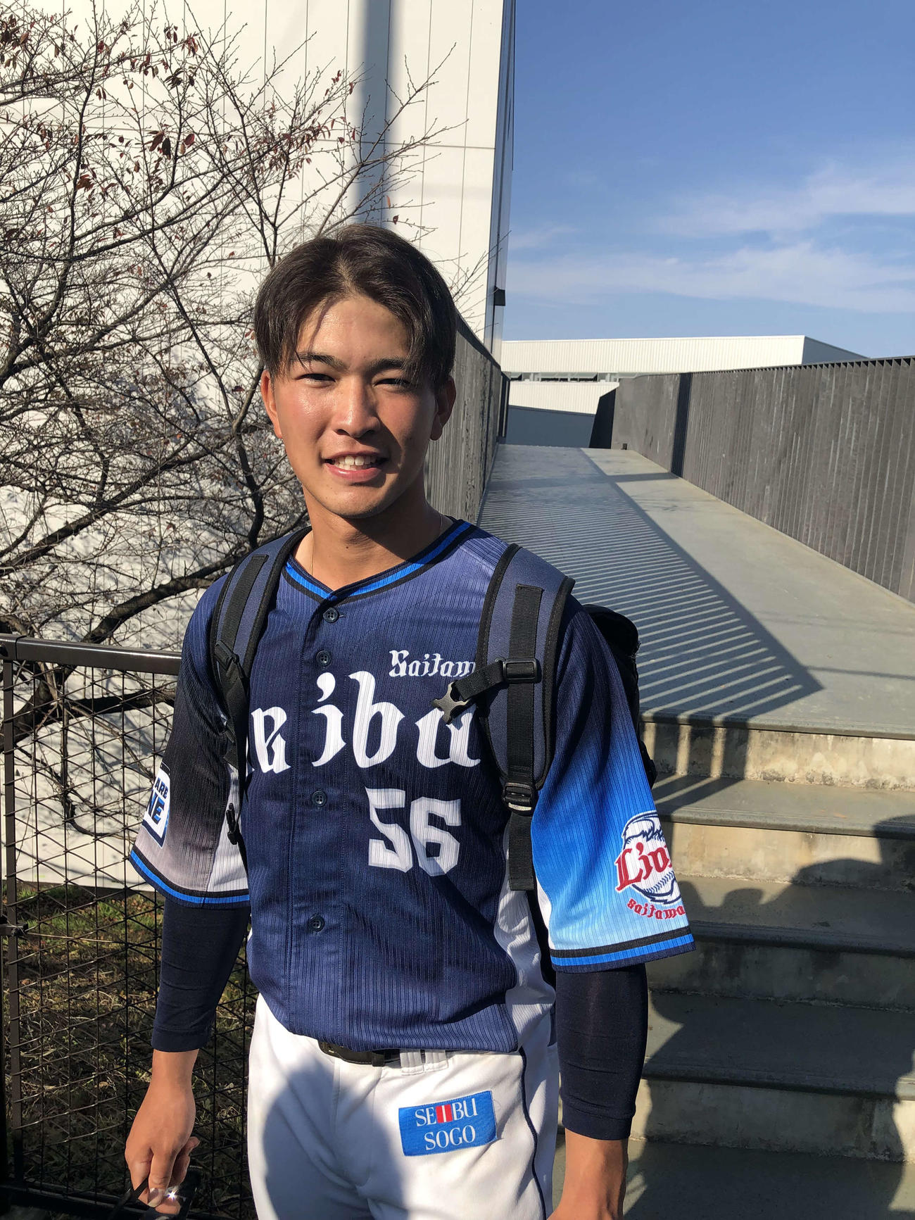 紅白戦後、笑顔を見せる西武川野（撮影・上田悠太）