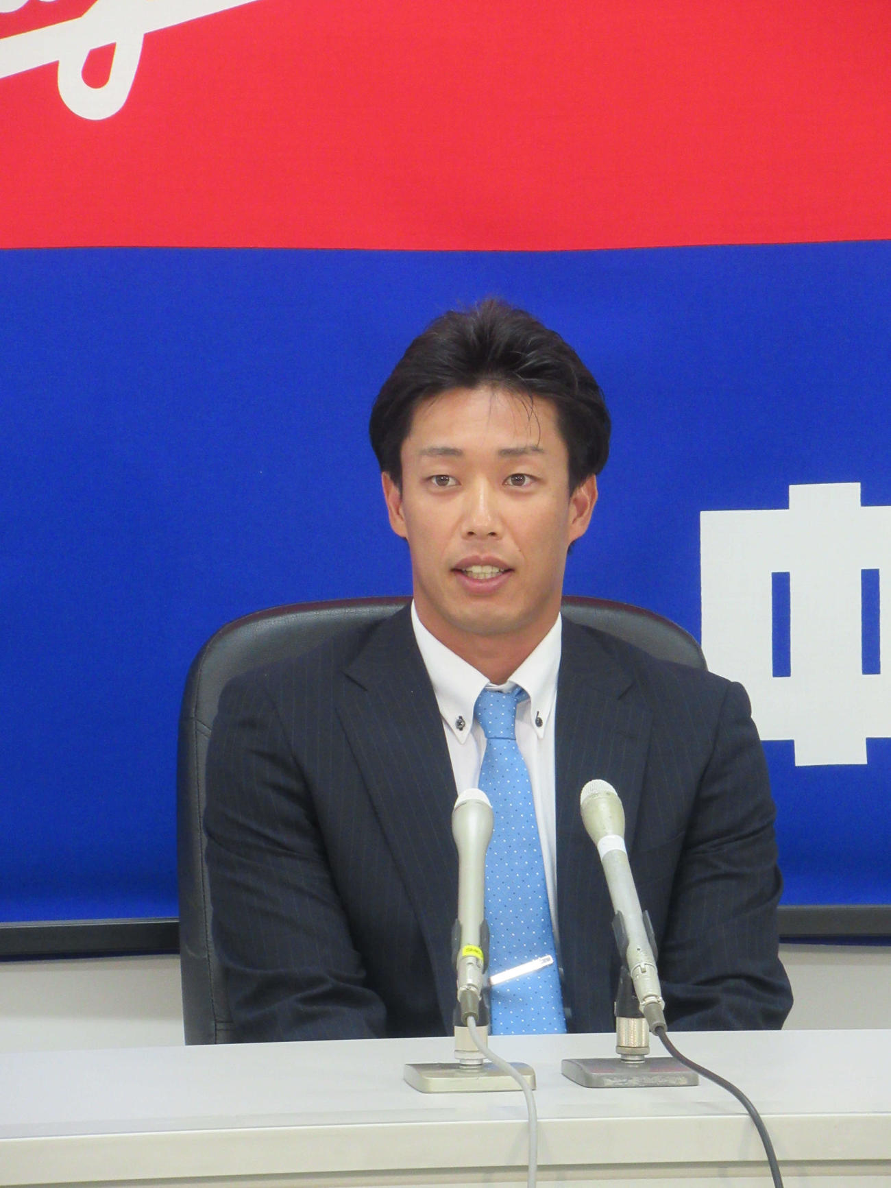 年俸2300万円プラス出来高払いの2年契約を結んだ中日加藤翔平（撮影・伊東大介）