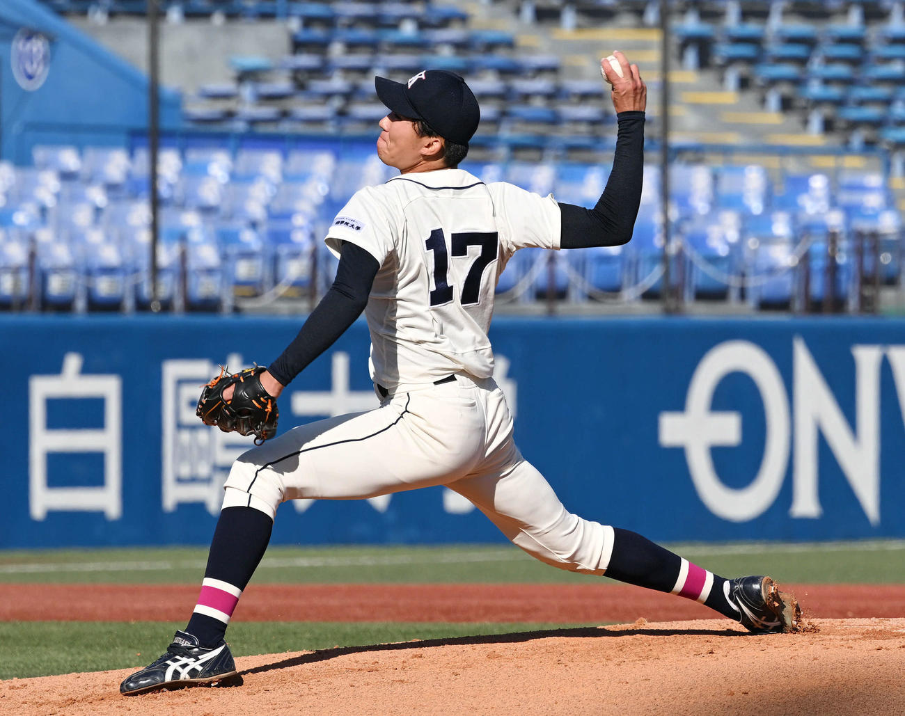 国学院大対大商大　国学院大先発の田中千（撮影・滝沢徹郎）