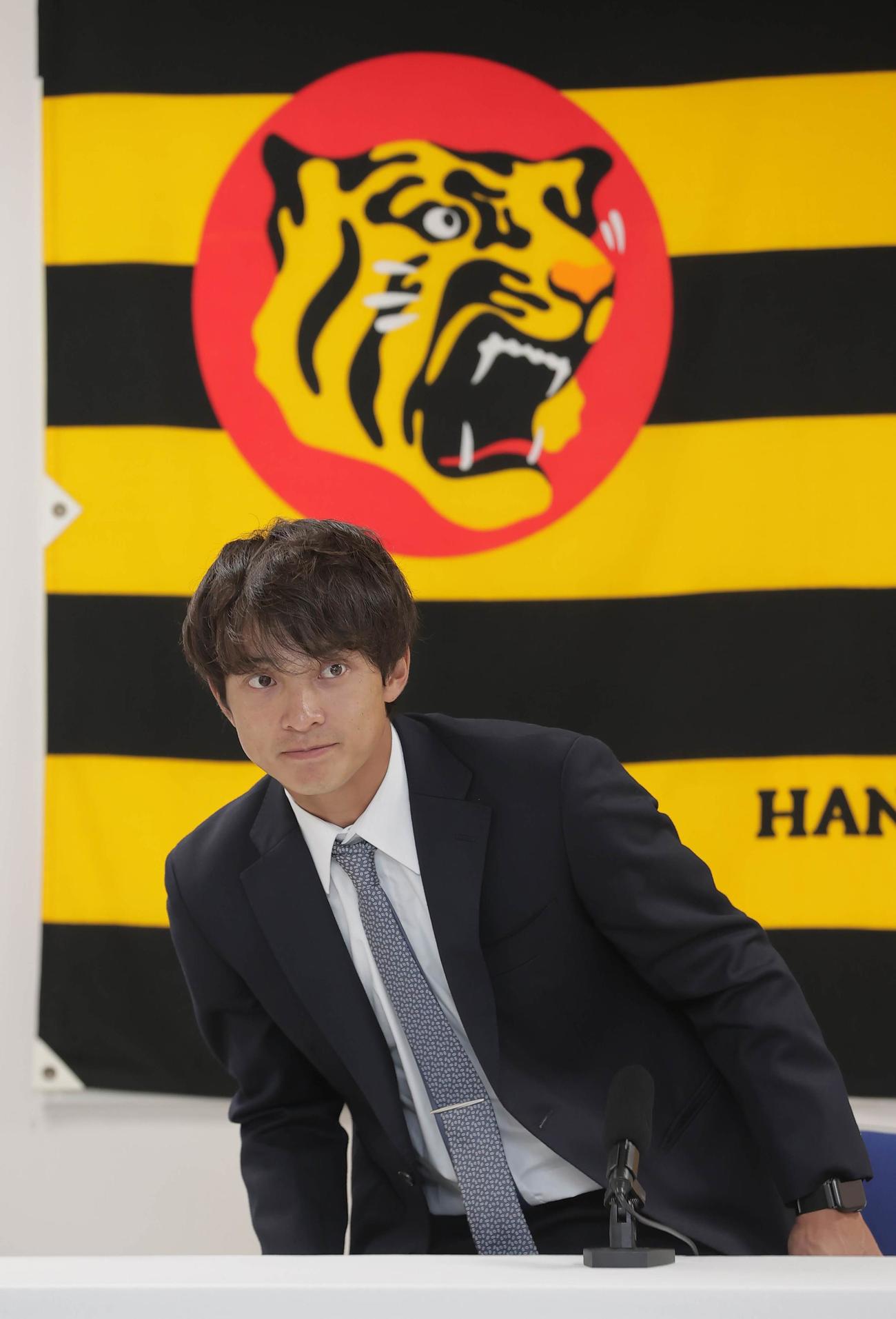 契約更改を終え会見に臨む阪神熊谷敬宥（代表撮影）