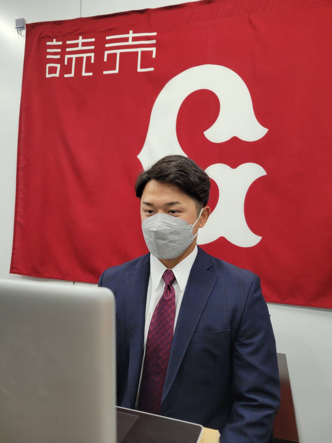 契約更改を行った巨人戸田（球団提供）