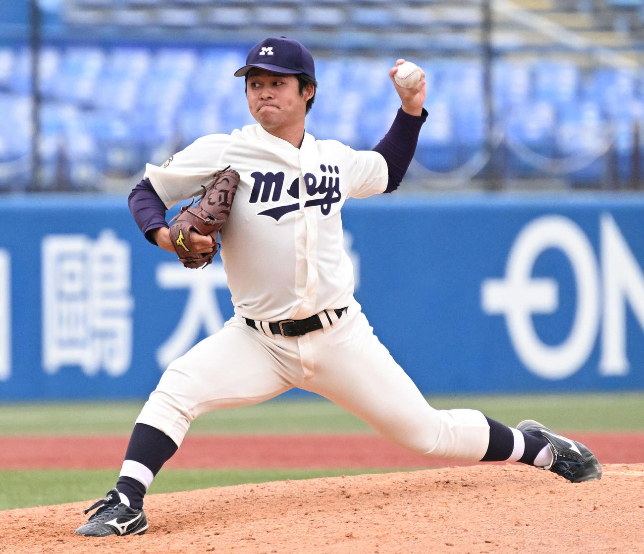 明大対名城大　9回裏、明大4番手で登板し試合を締めた千葉（撮影・滝沢徹郎）