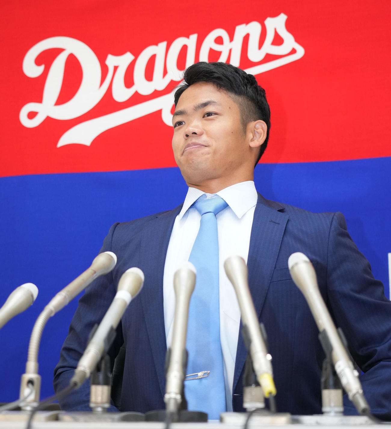 契約更改を終え会見する根尾（撮影・森本幸一）