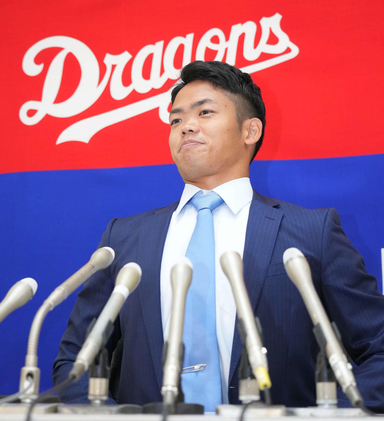 契約更改を終え会見する根尾（撮影・森本幸一）