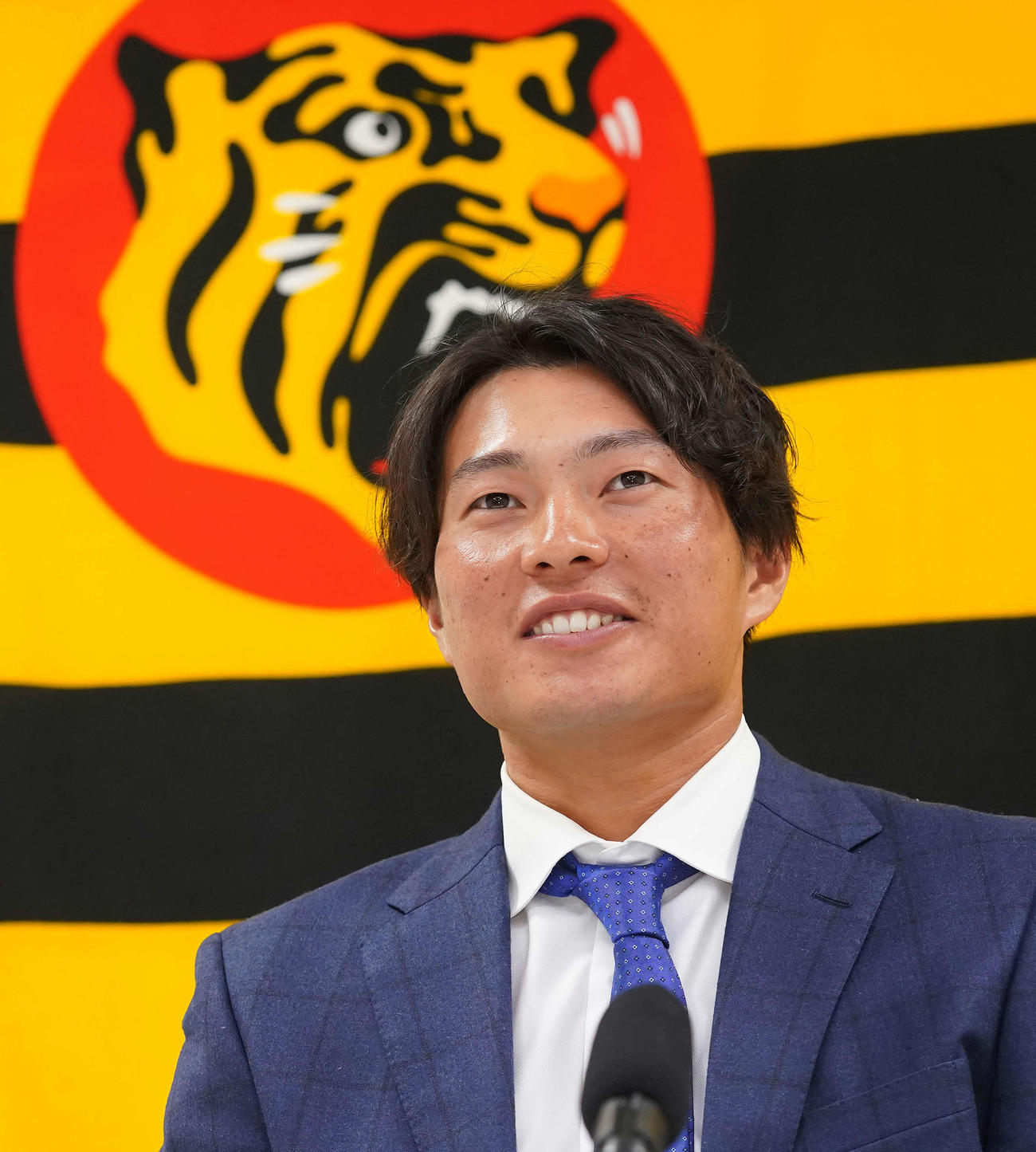 契約更改後の会見に臨む阪神北條（代表撮影）