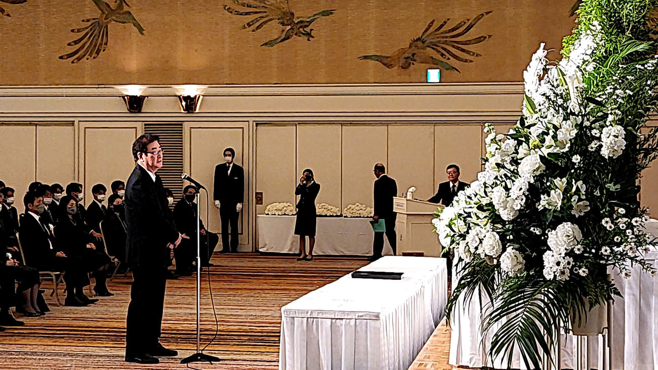 松永怜一さんを偲ぶ会　参列者を代表し、弔辞を述べた山本浩二さん（撮影・保坂淑子）