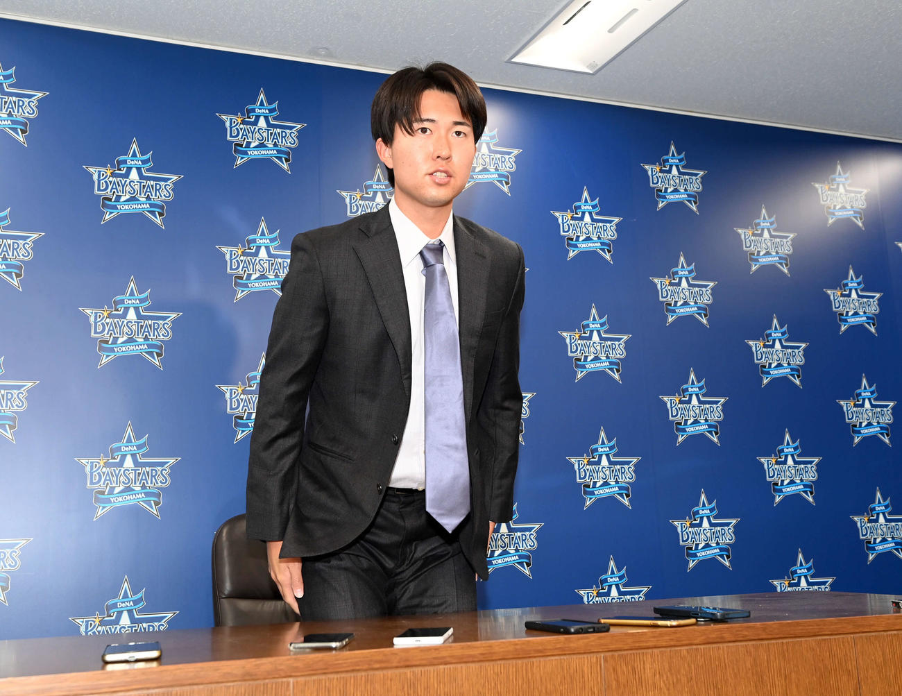 700万円増で契約を更改したDeNA京山（撮影・たえ見朱実）