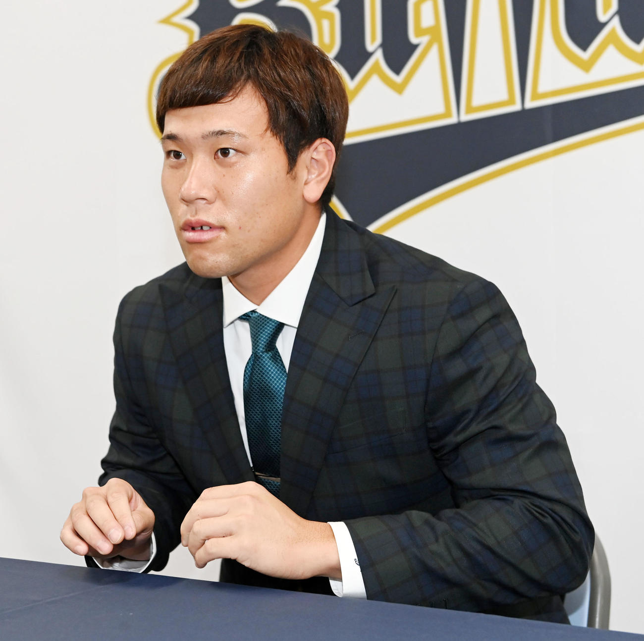 ダウンで契約更改、会見を行う福永（撮影・前岡正明）
