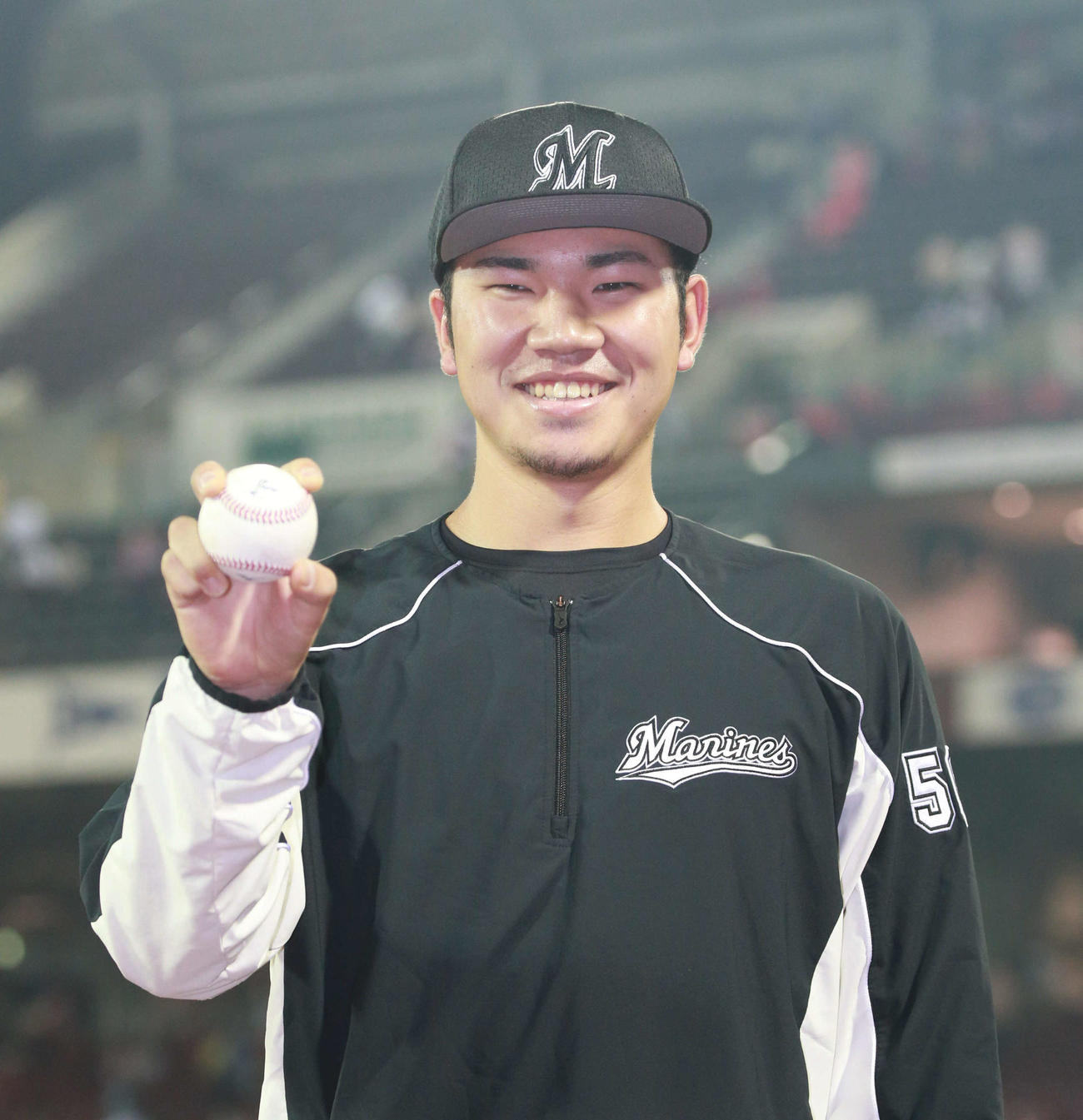 プロ初勝利に笑顔のロッテ小沼健太(2022年5月26日)
