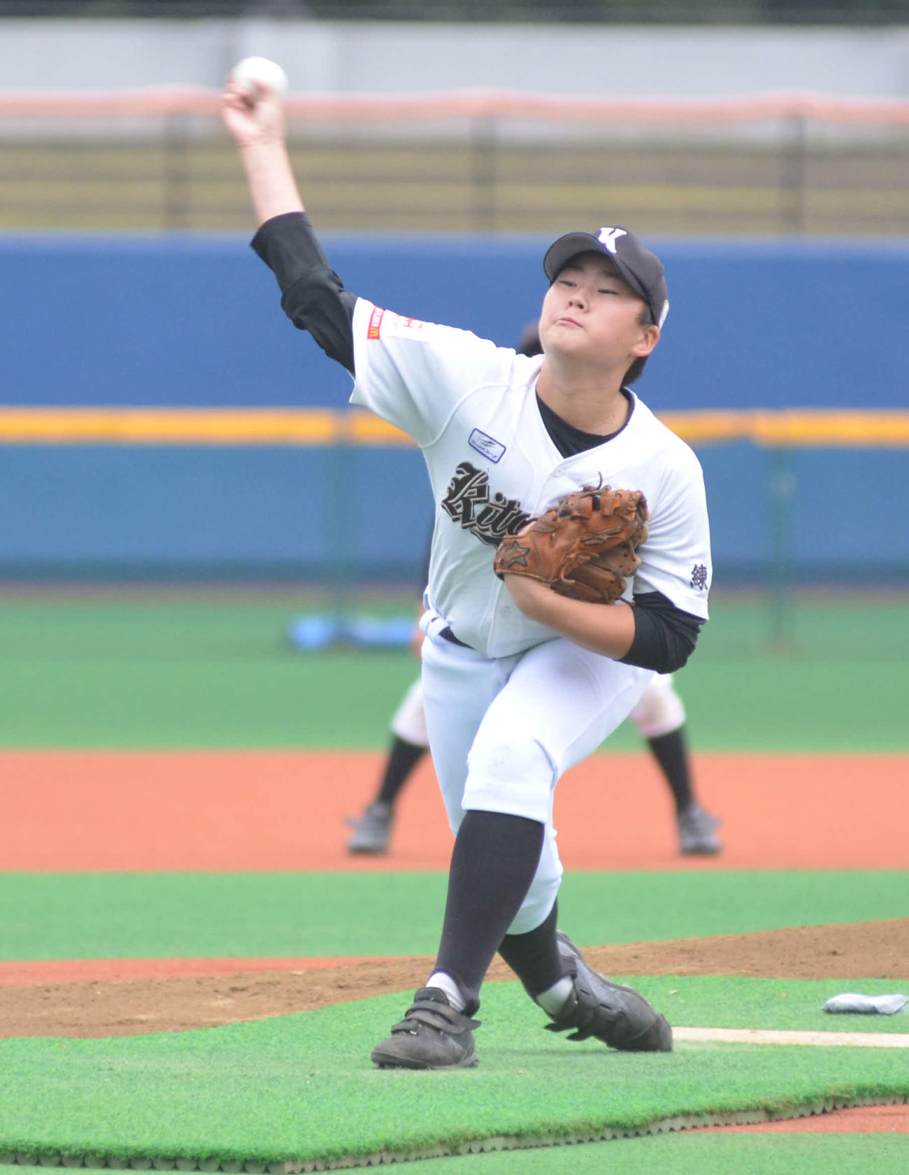 力投する北原少年野球クラブの小高啓士（撮影・吉池彰）