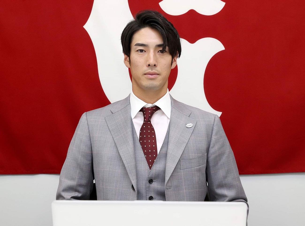 契約更改を行った巨人若林（球団提供）