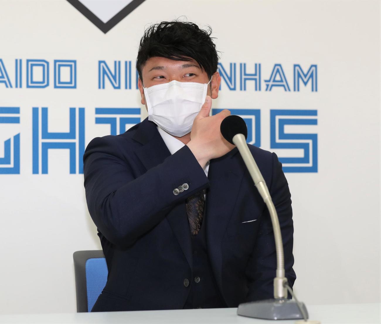 契約更改を終え会見する日本ハム池田（撮影・黒川智章）