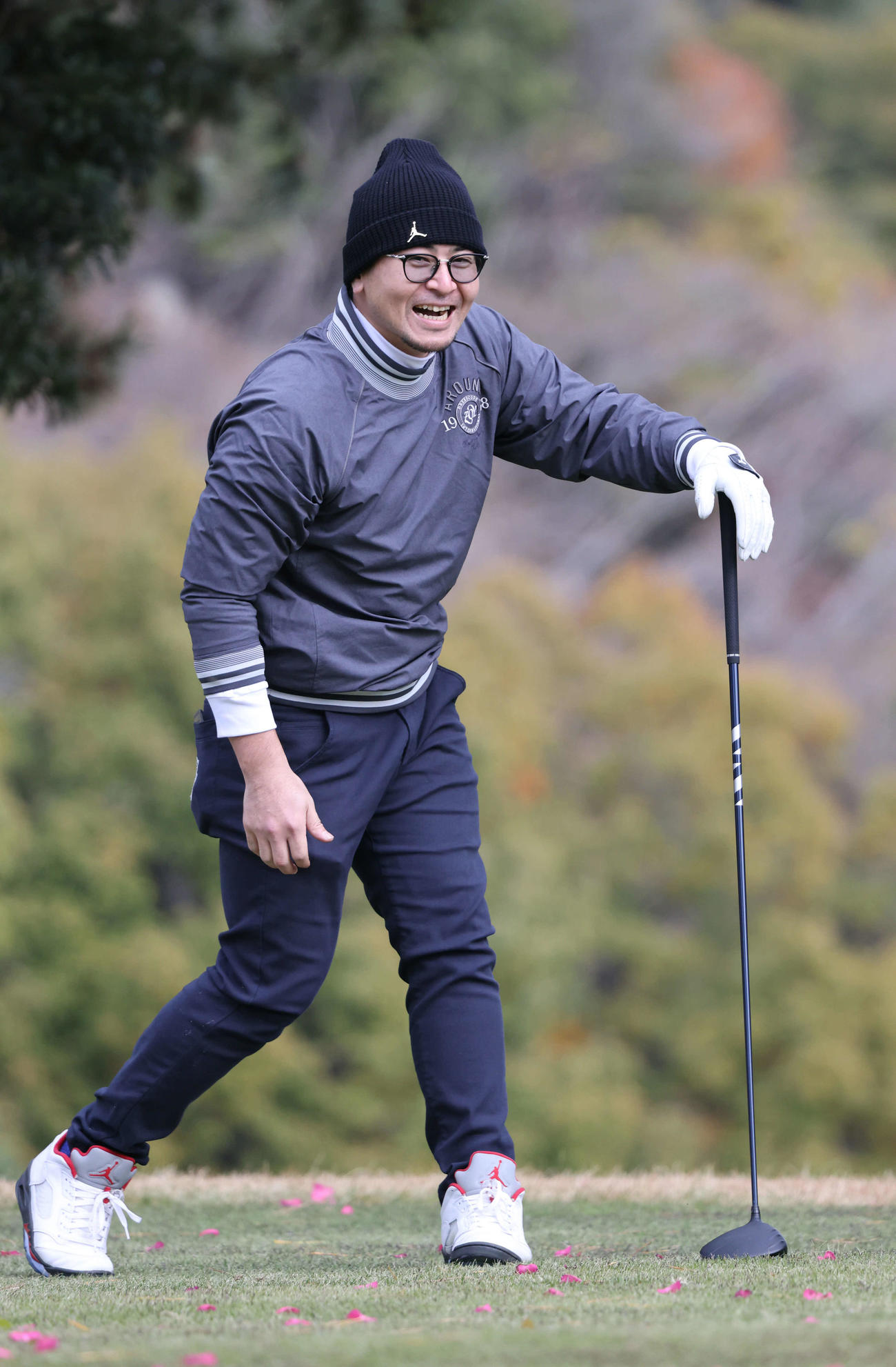 広島バッテリー会ゴルフで笑顔を見せる会沢（撮影・加藤孝規）