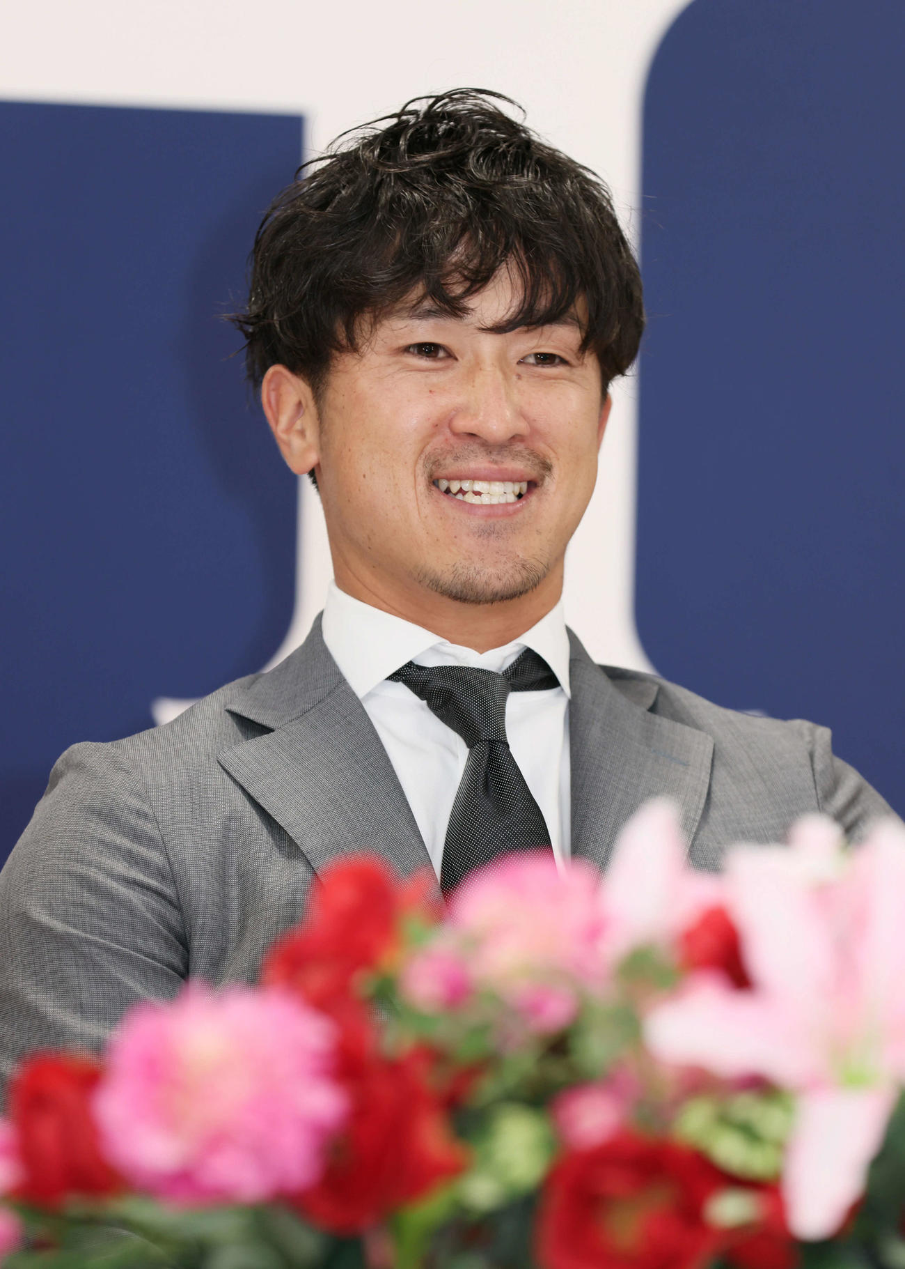 プロ野球広島　2倍増強で更改した上本（撮影・加藤孝規）