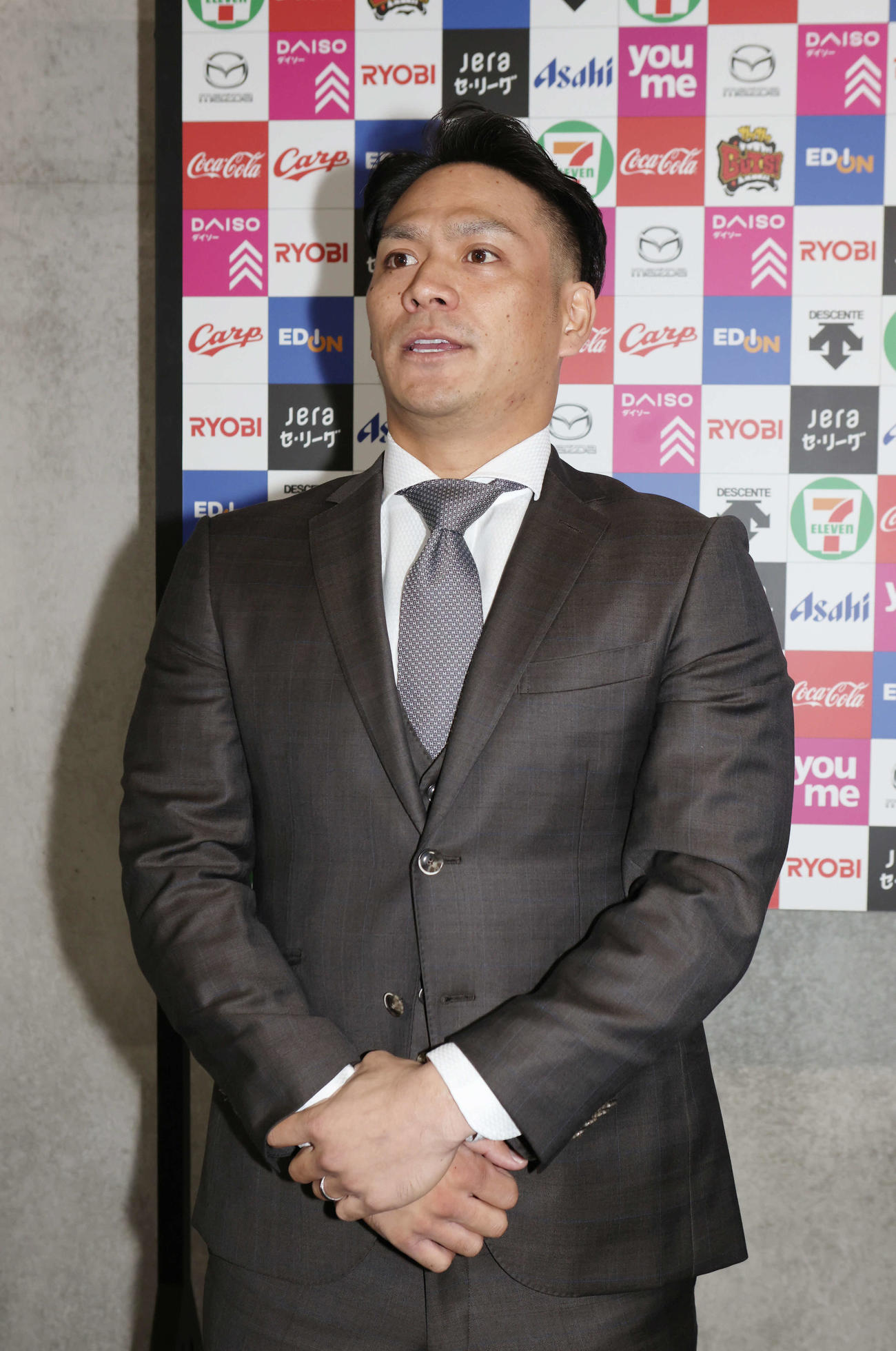 大幅ダウンで契約を更改した広島田中（撮影・加藤孝規）