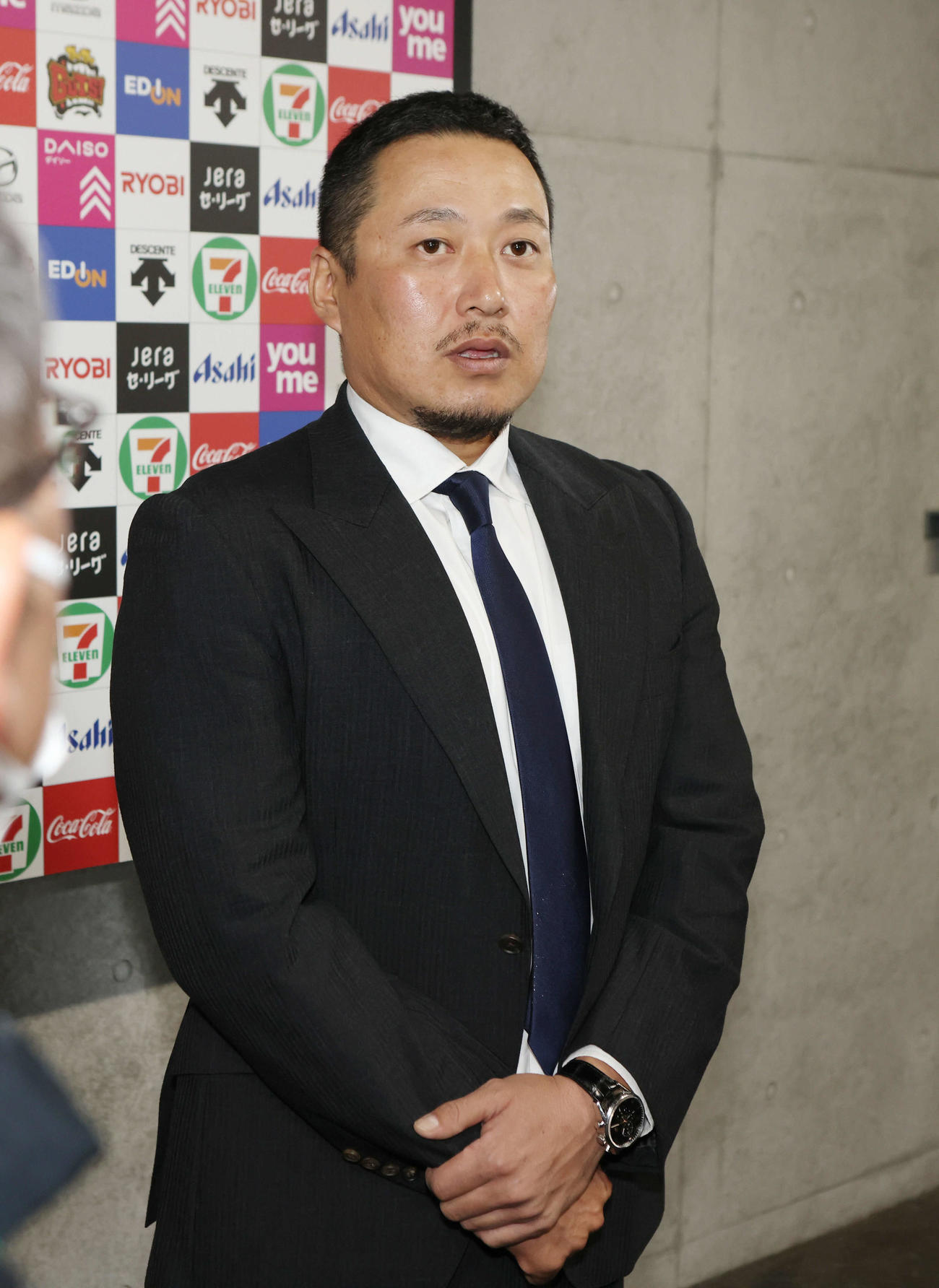 1000万円ダウンの推定6500万円で契約を更改した広島松山（撮影・加藤孝規）