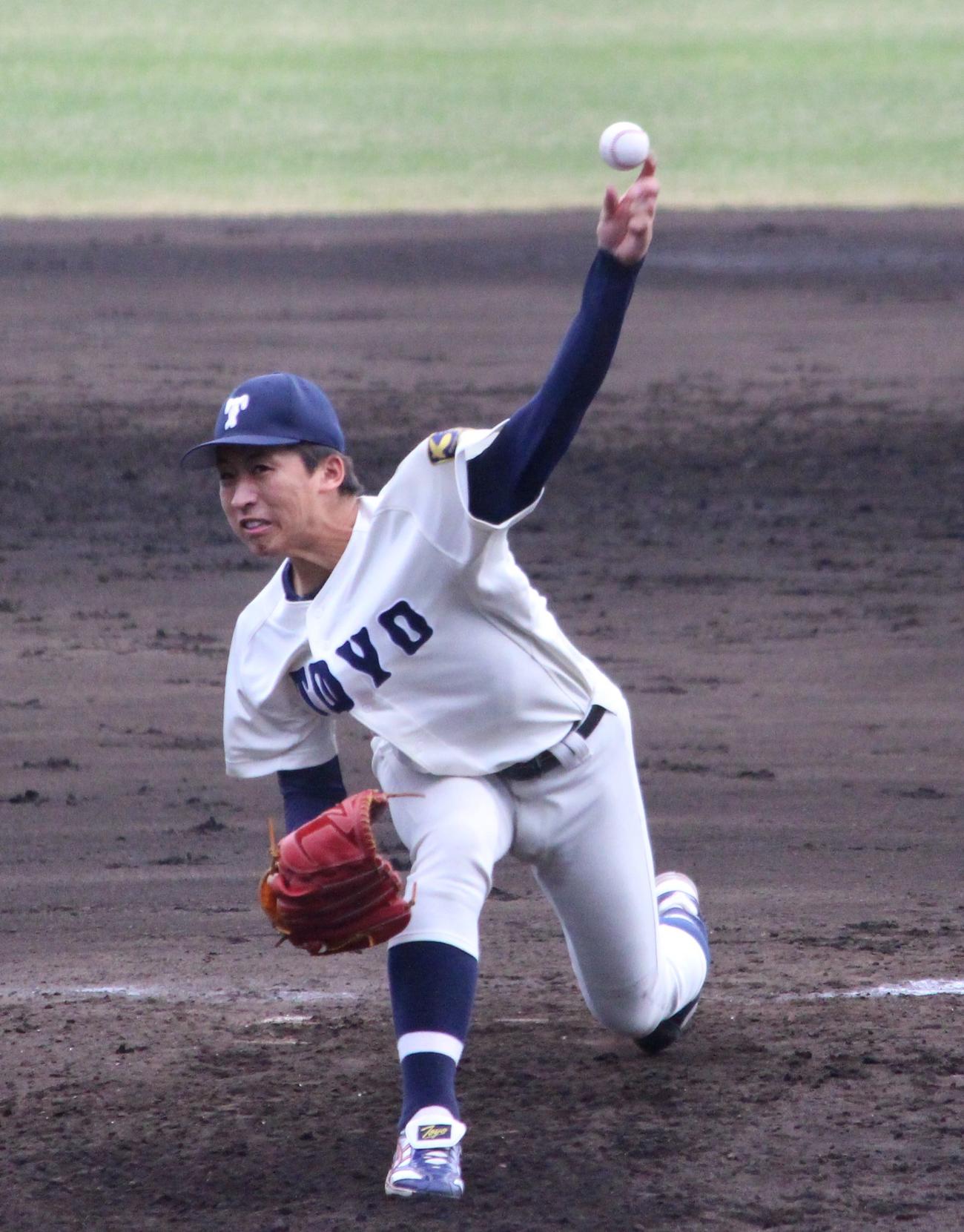 大学日本代表候補の紅白戦で力投する東洋大・細野（撮影・保坂恭子）