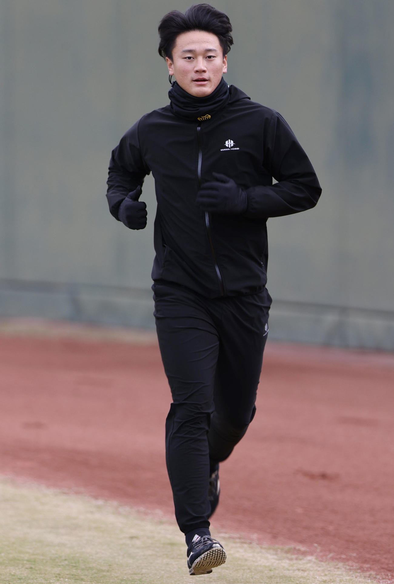 鳴尾浜球場でトレーニングする森木（撮影・上山淳一）