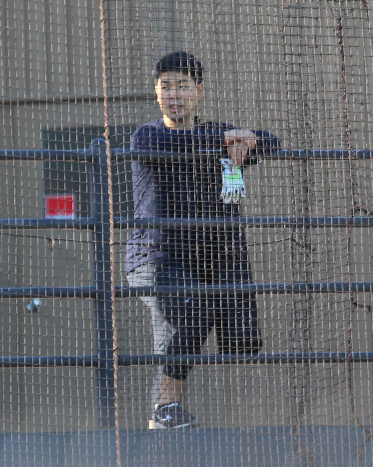 千葉・鎌ケ谷の球団施設で自主トレを行った日本ハム近藤（撮影・木下大輔）