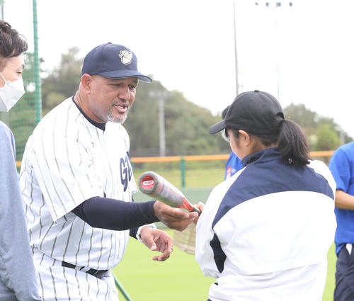 おねイチ”土下座山本浩二「試合時間が早すぎた。申し訳ない」名球会