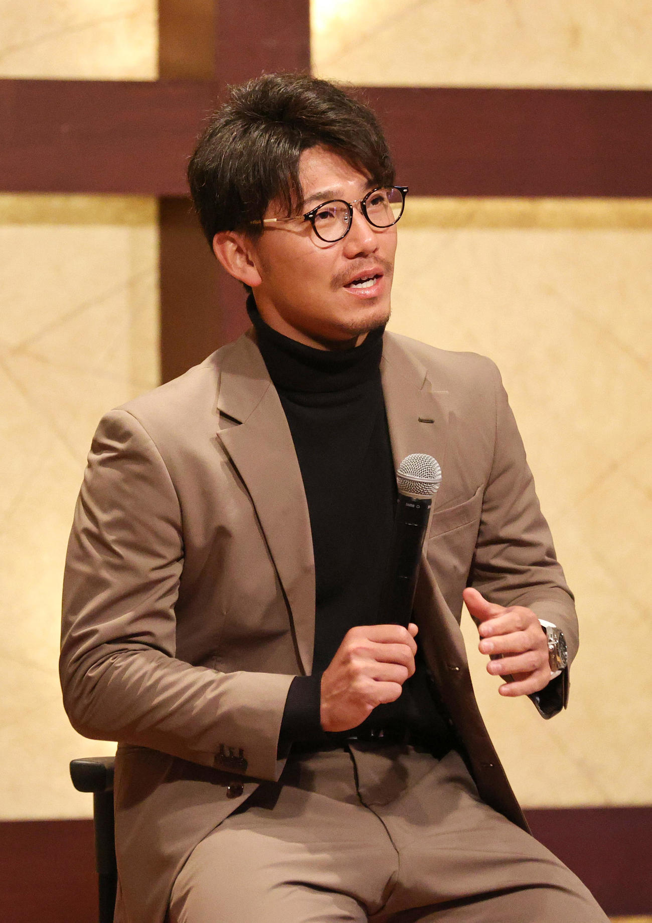 トークショーで話す伊藤将（撮影・上山淳一）