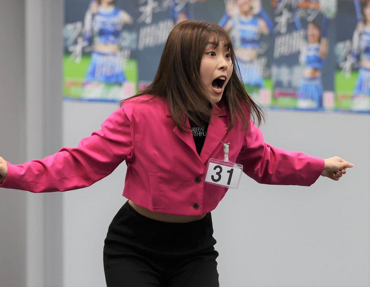 2023年のファイターズガールオーディションの3次審査でバブリーダンスを披露する上村優菜さん（撮影・黒川智章）