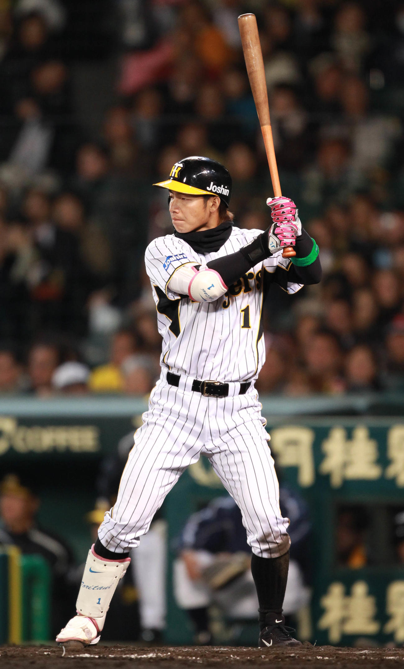 11年4月、背番号1のユニホームで打席に立つ鳥谷敬氏