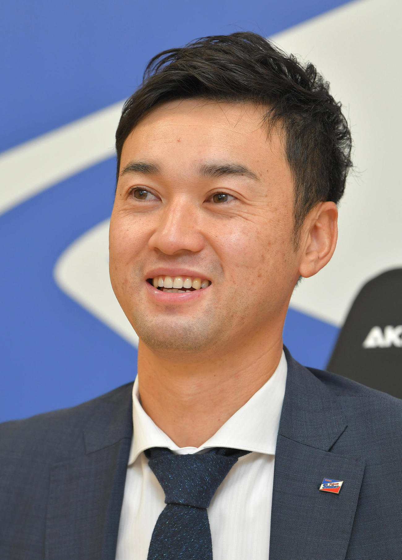 契約更改を終え、会見するヤクルト石山（2022年11月24日代表撮影）