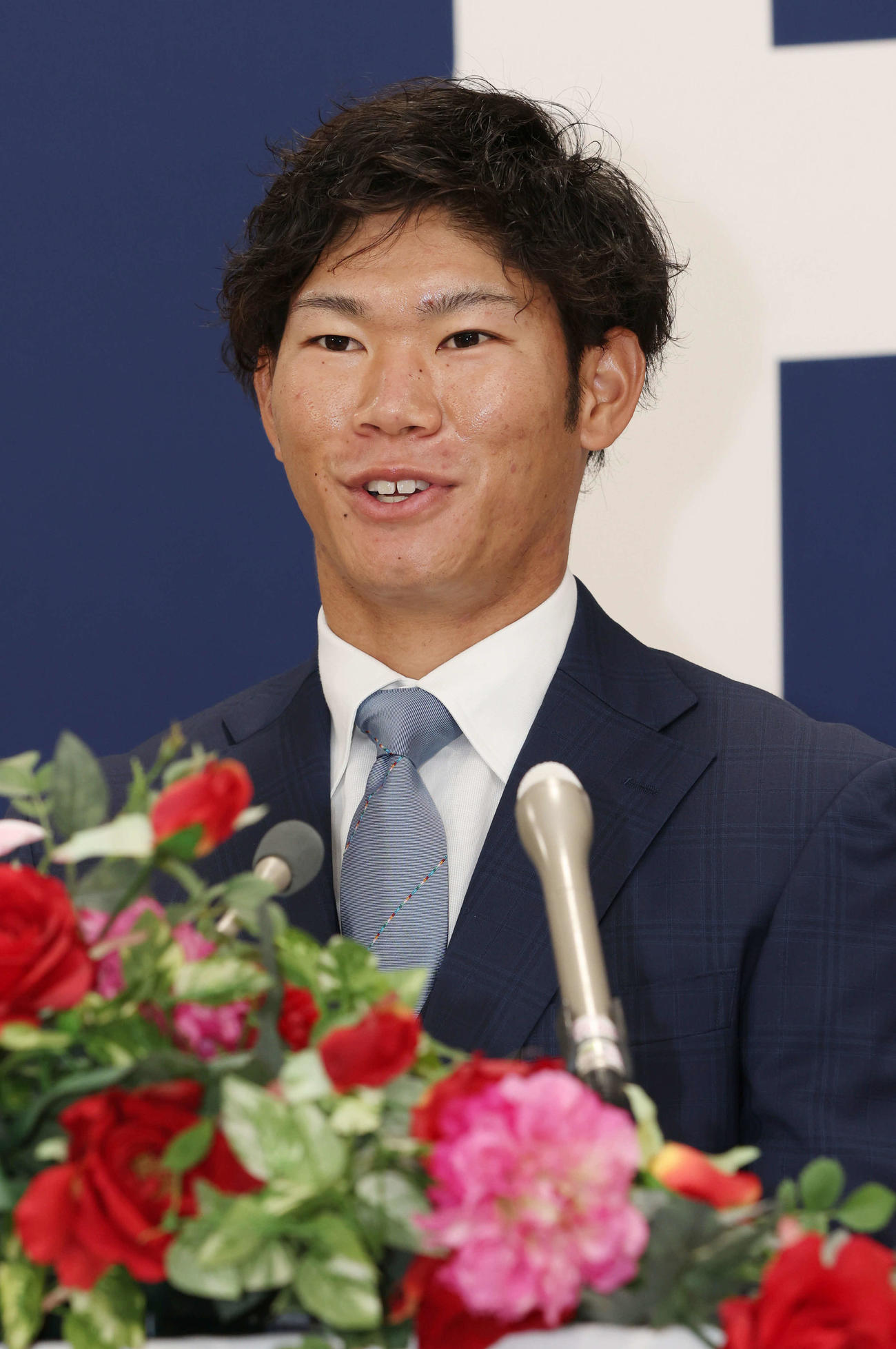 契約を更改した広島坂倉。来季は捕手一本で勝負（撮影・加藤孝規）
