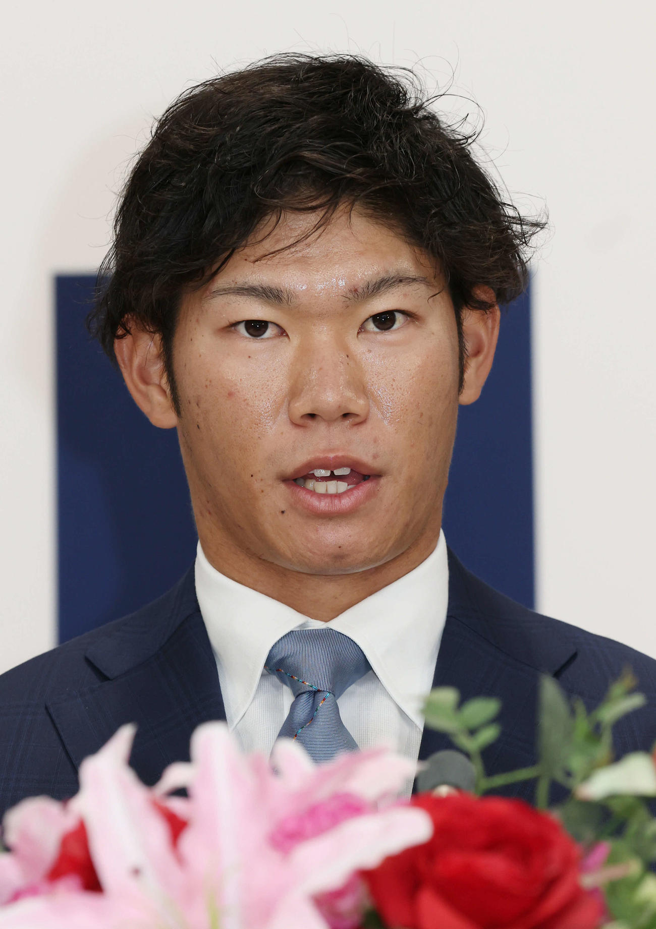 契約を更改した広島坂倉。来季は捕手一本で勝負（撮影・加藤孝規）